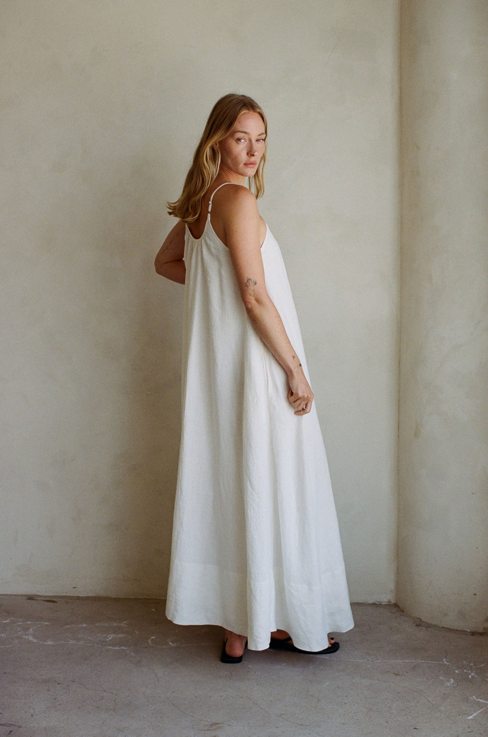 AR1126_OFF WHITE