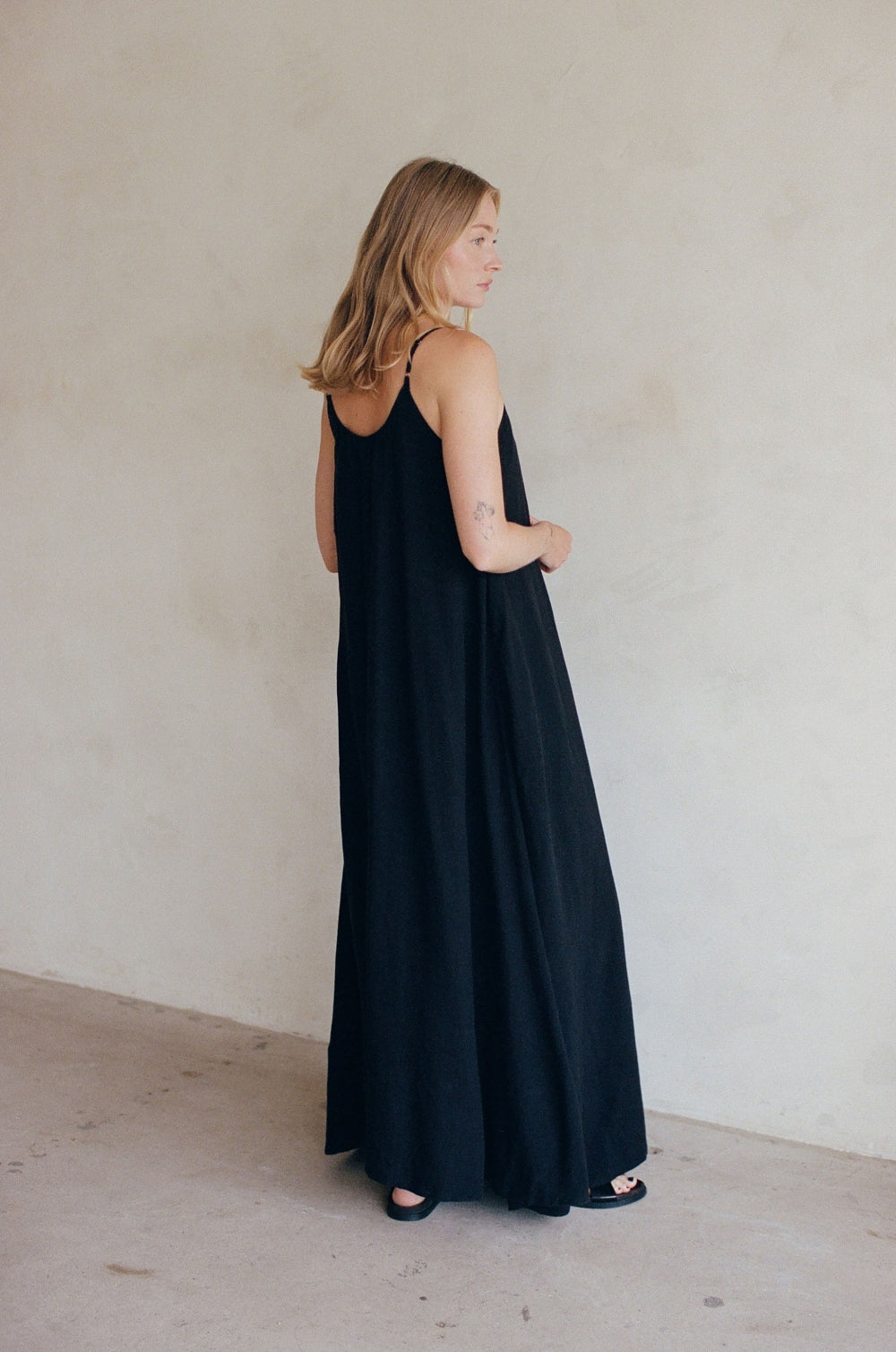 AR1126_BLACK