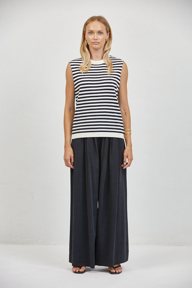 PS1062_IVORY NAVY