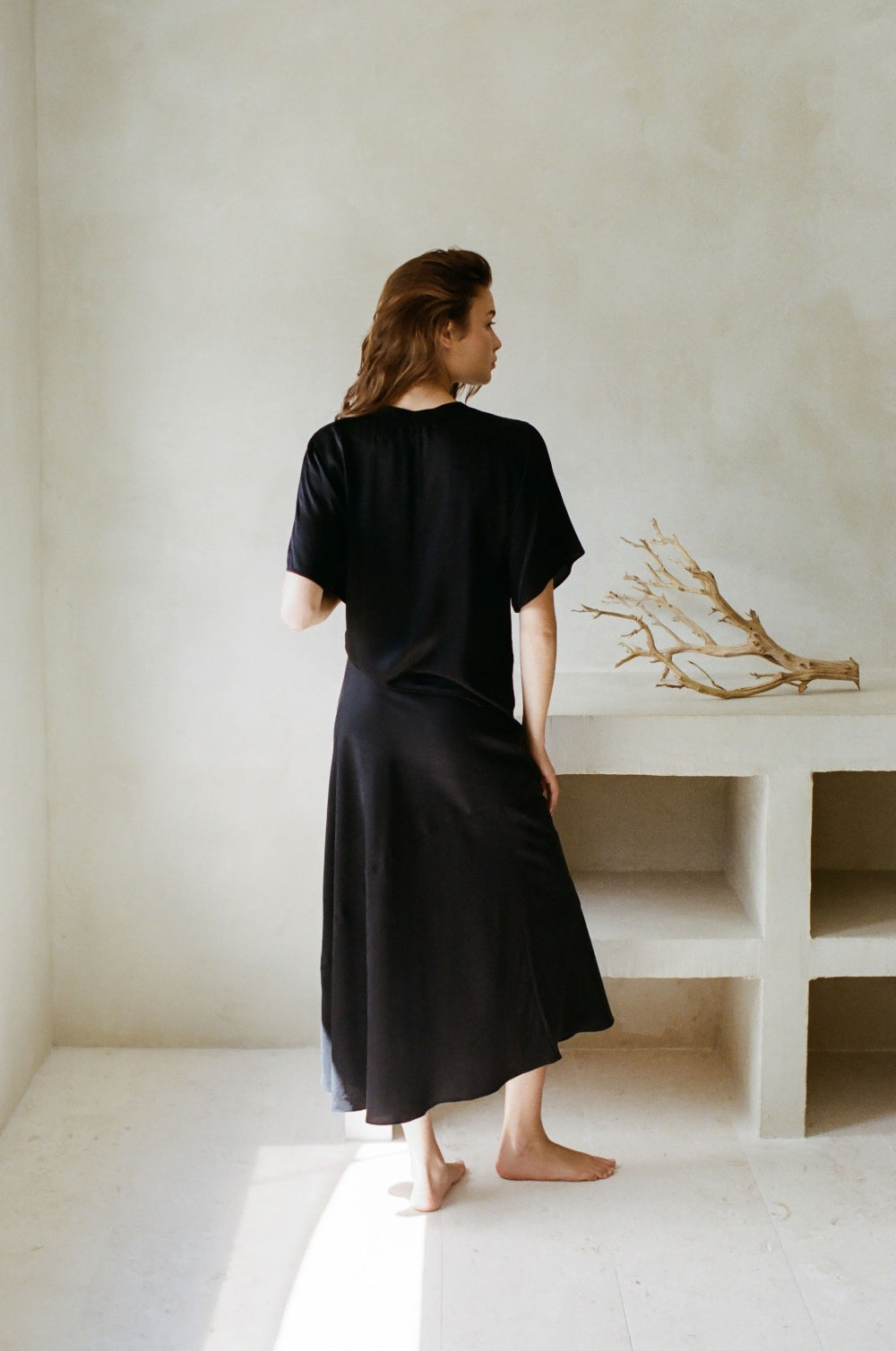AR1047_BLACK